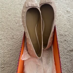 NEW never worn..Tory Burch Quilted Tan Ballet Flats
